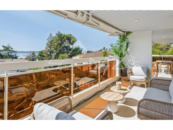 Magnifique appartement contemporain en dernier étage