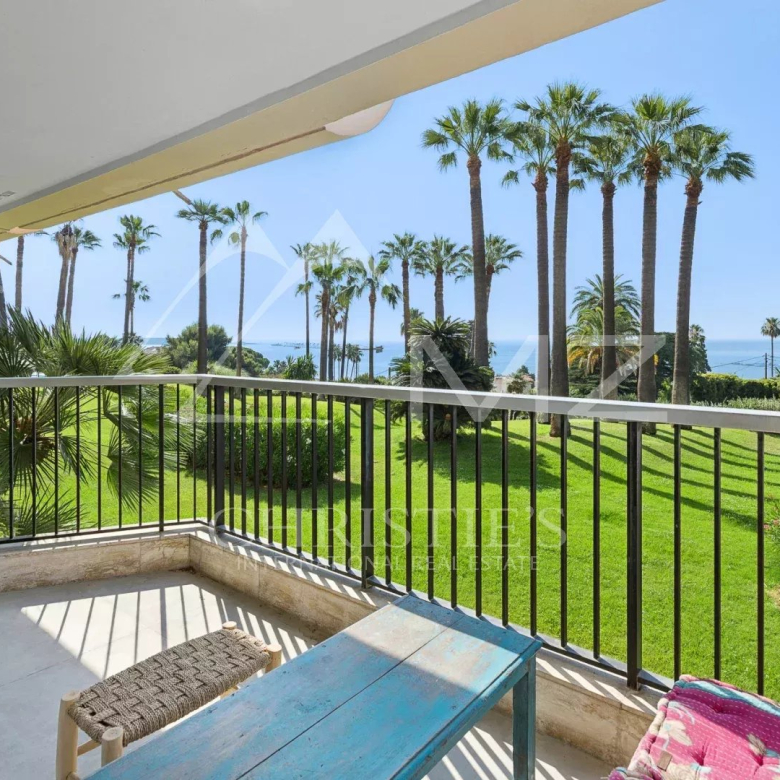 Luxury real estate photo | Charming Properties