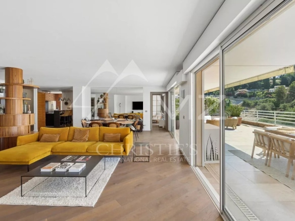 Modern apartment with terrace and view of the Bay of Cannes, Le Cannet.