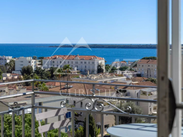 Luxury real estate photo | Charming Properties