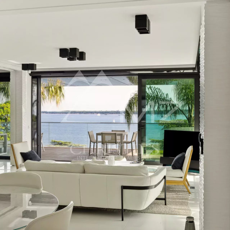 Luxury real estate photo | Charming Properties