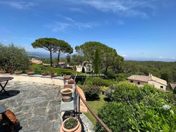 Domaine fermé et sécurisé, jolie villa au calme