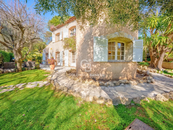 Pretty Bastide located in a cannet with garden and sea view