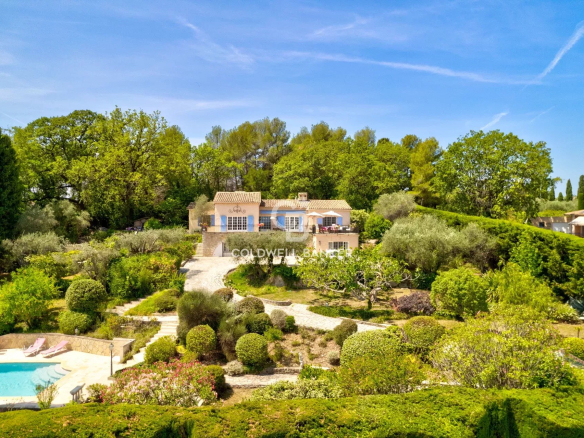Charming villa in Valbonne with panoramic view
