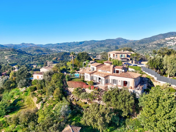 Mandelieu colline – Villa provençale – Vue mer
