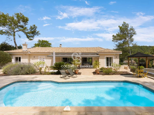 Superbe villa en parfait état dans domaine fermé