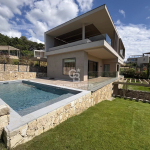 CONTEMPORAINE NEUVE EN DOMAINE FERMÉ