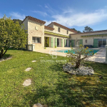 EXCLUSIVITÉ : MOUGINS – DOMAINE PRIVÉ – AU CALME ABSOLUE