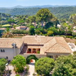 Magnificent property with a clear view of the sea