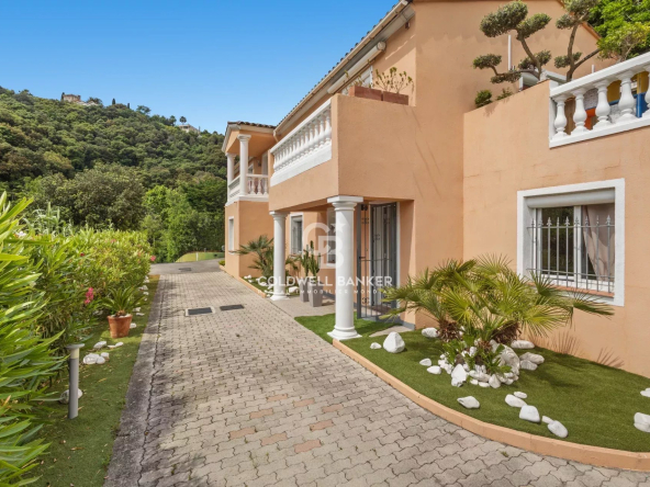 Villa in domain with sea preview
