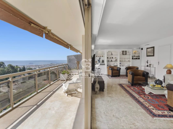 Beautiful 4 -room apartment with sea view and hills