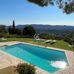 Villa in closed area with panoramic views