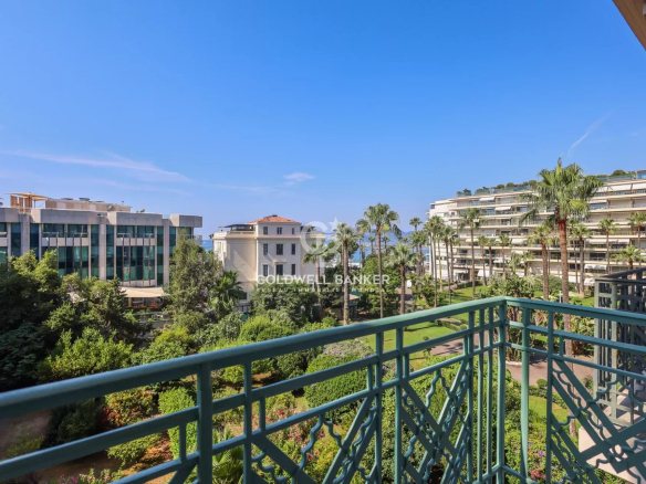 Cannes - sumptuous apartment worthy of the greatest palaces