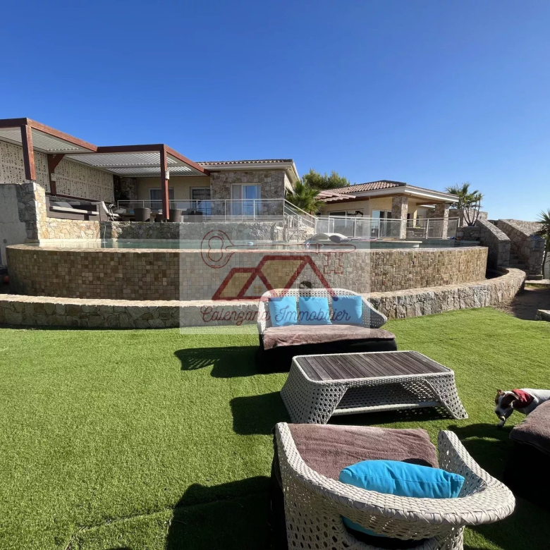 Charming old house with swimming pool and views of the Pietra islands