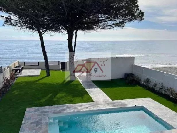 EXCEPTIONAL WATERFRONT PROPERTY MARANA. BASTIA.