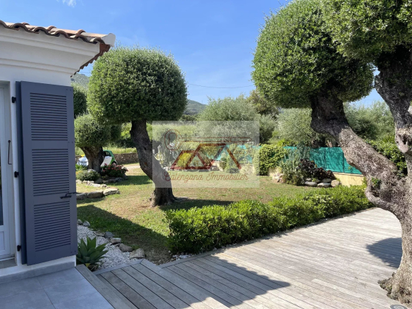 IN CALENZANA VILLAGE. QUIET VILLA 