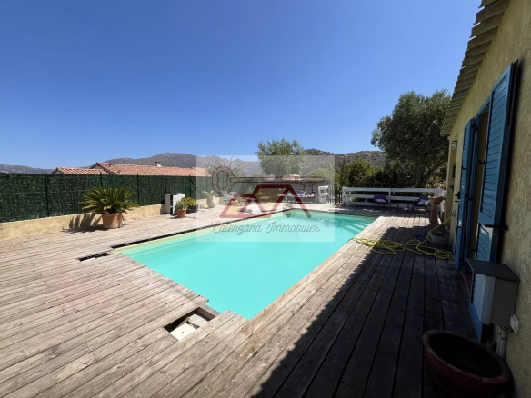Calenzana – Charmante villa T5 avec dépendances, piscine et forage.