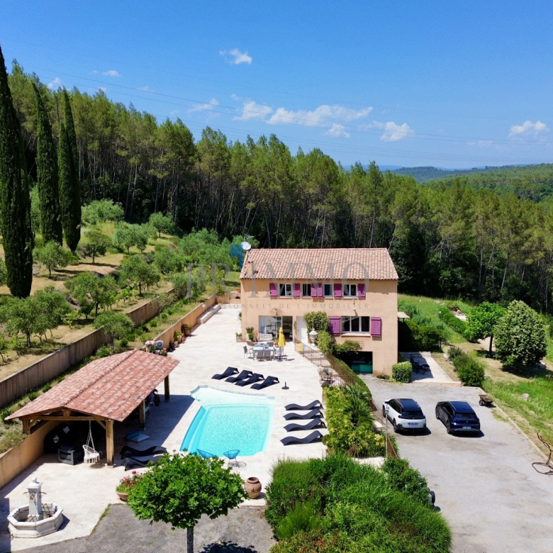 Villa de 176m2 à acheter 735000 EUR à Sainte-Maxime