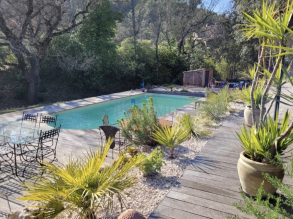 COTIGNAC – Iconic Architect’s Villa: Panorama at 180o and