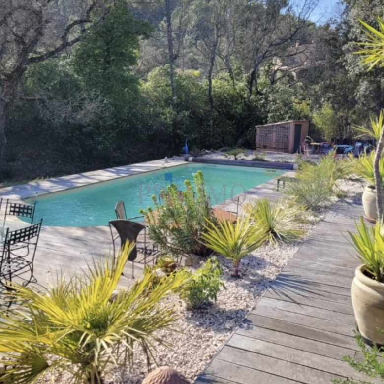 Charming house with swimming pool for sale in Taradeau with Rêve