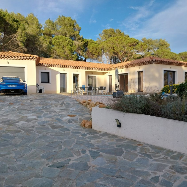 Charming house with swimming pool for sale in Taradeau with Rêve