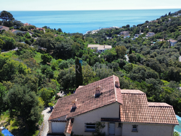 Villa surrounded by nature in Les Issambres with panoramic sea views