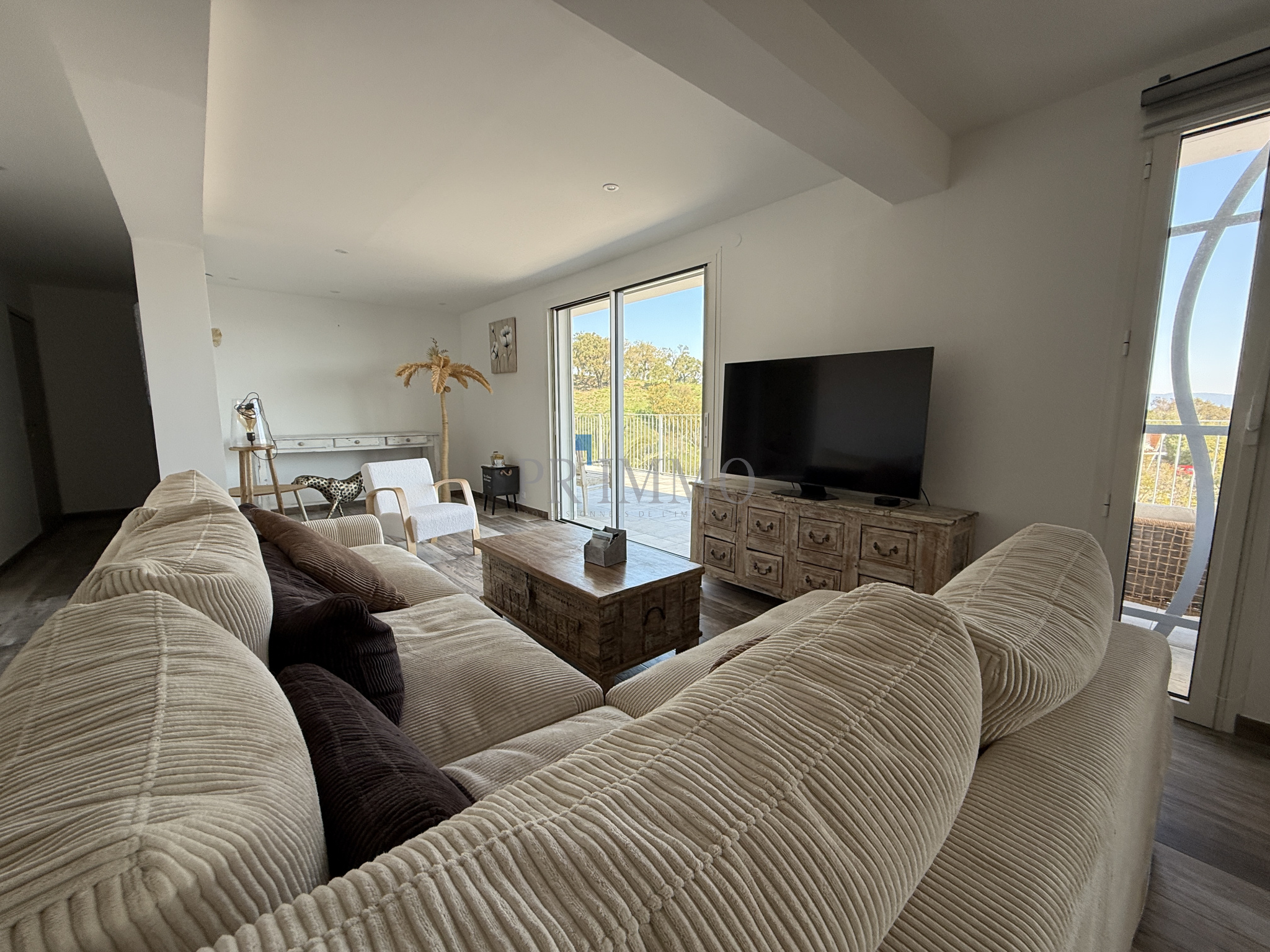 photo_aa006efb8e179f24fbcb9f18adfffb03