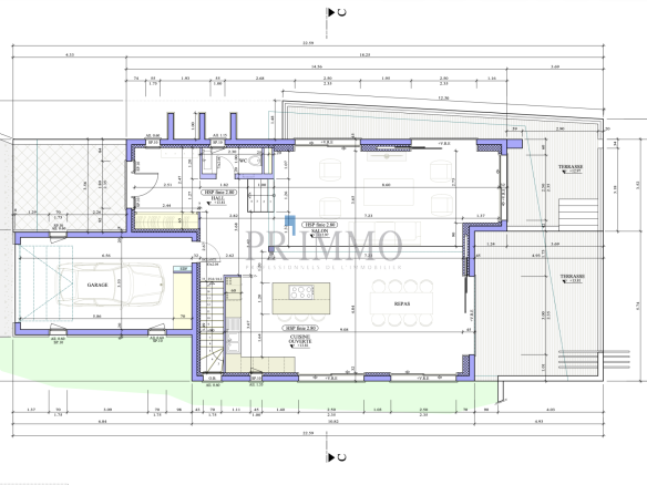Plan de construction d'une villa contemporaine avec piscine sur un terrain à Les Issambres.