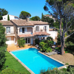 À vendre à Saint Aygulf (83) : immense maison avec 6 pièces