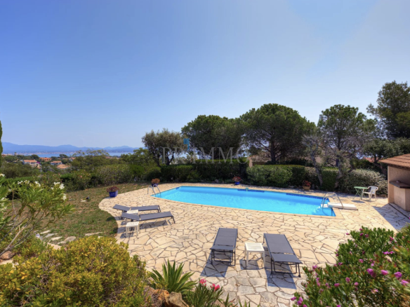 Villa de Sousin Pied Vue Mer in Saint Aygulf