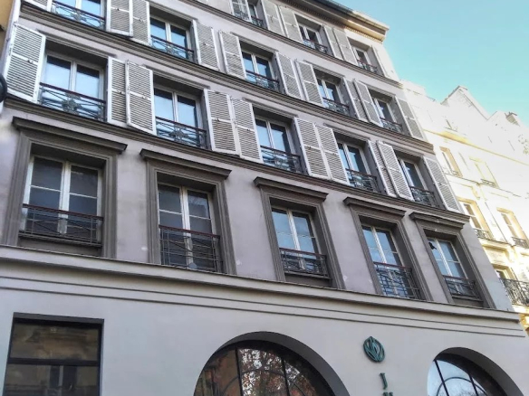 DUPLEX LUMINEUX DANS LE 10e