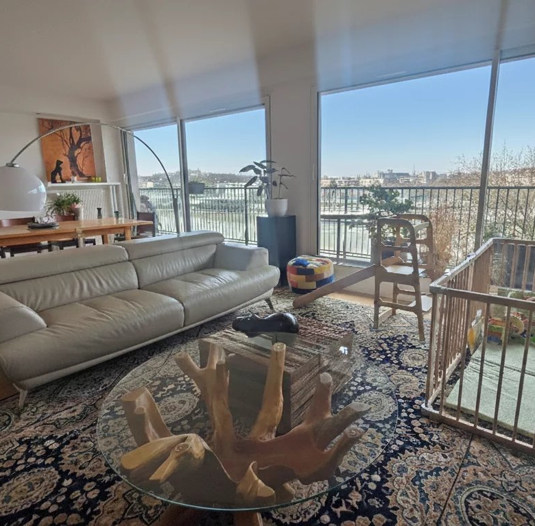 Duplex for sale in Courbevoie