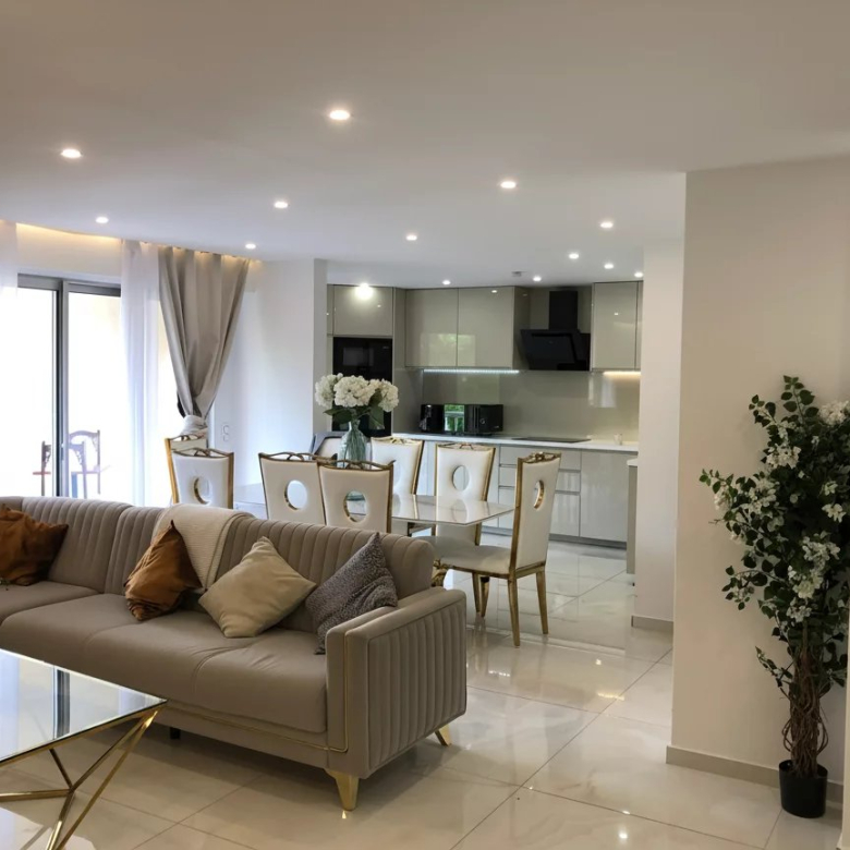 Duplex for sale in Courbevoie