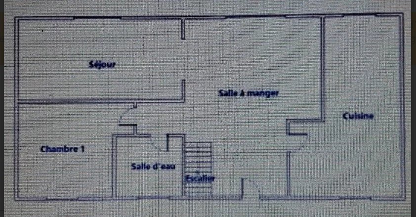 Plan de maison individuelle à Bobigny Plan d'une maison individuelle avec 6 chambres, séjour, salle à manger et cuisine.