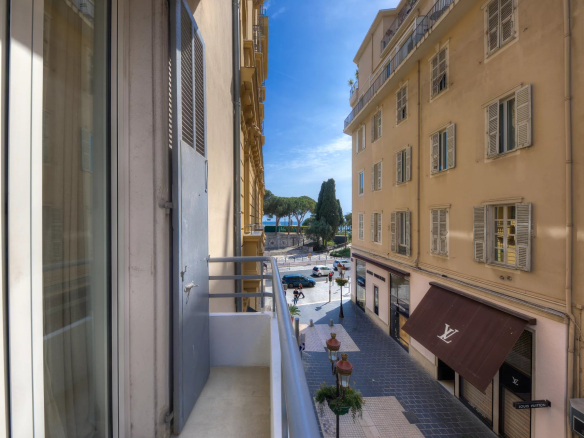 Splendide 4/5 pièces – Rue Paradis – Adresse prestigieuse à deux pas de la mer