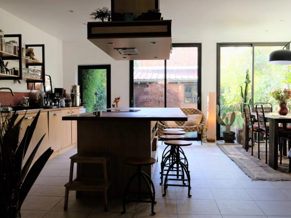 Very beautiful family home