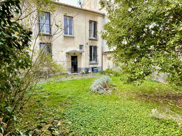 Mairie de Montreuil / Maison avec grand jardin