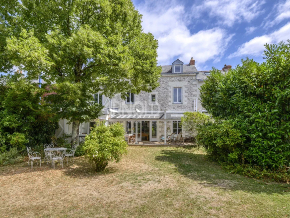 Nantes - Charming house 6 bedrooms + studio