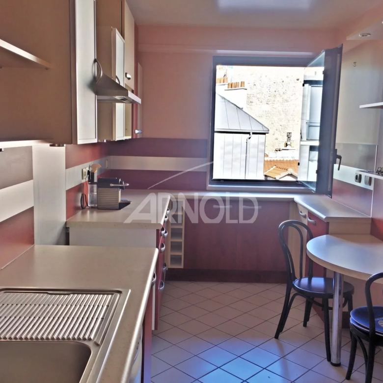 EN PREMIÈRE LIGNE À MARBELLA CLUB RESORT, BENAHAVIS