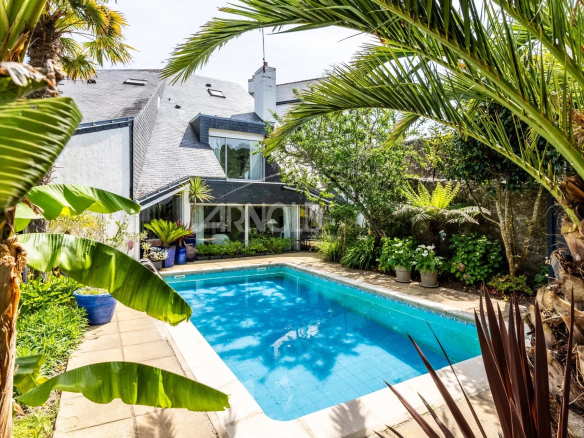 Maison d’architecte avec piscine AURAY