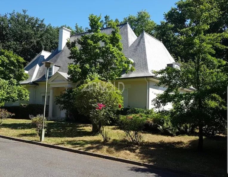 Antibes – Ilette Appartement 3 pièces en rez-de-jardin avec Piscine