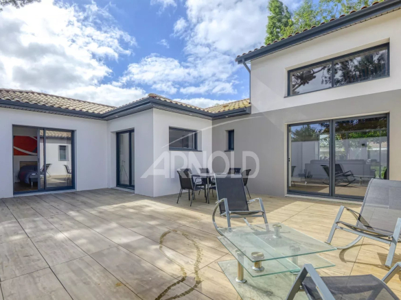 VILLA D’ARCHITECTE  PORNIC Proche Mer