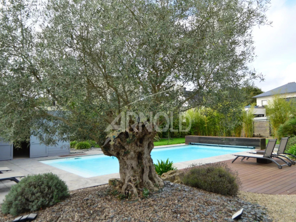 Maison familiale de 263 m2 à 10 mn de l’entrée de Rennes – 10 pièces