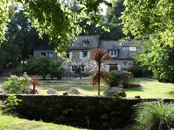 Exceptional residence: Renovated mill, a haven of peace near Vannes