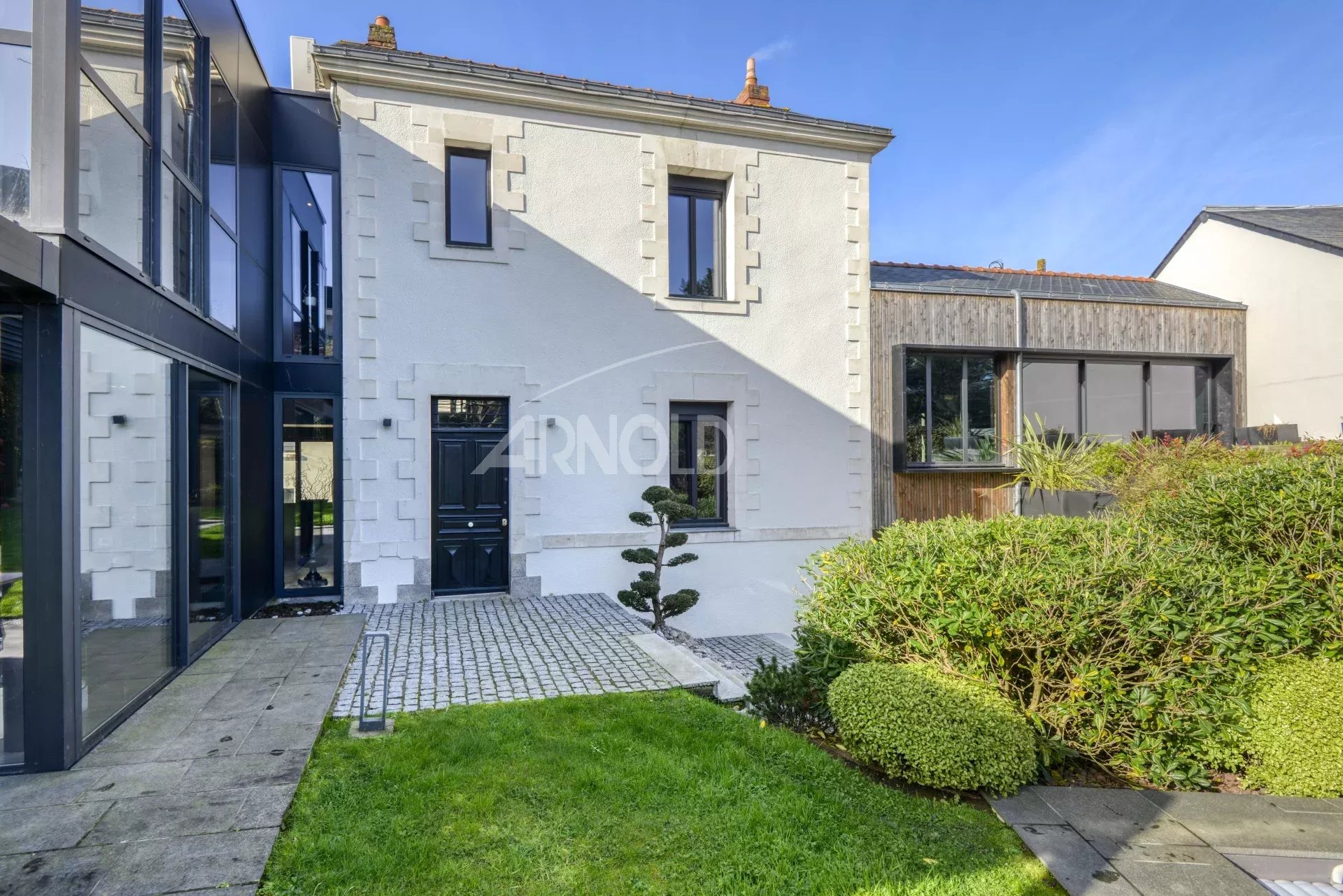 8f0a9813a9e922f2b4161b25e9cce9a0_34418ffb1b_1920-original