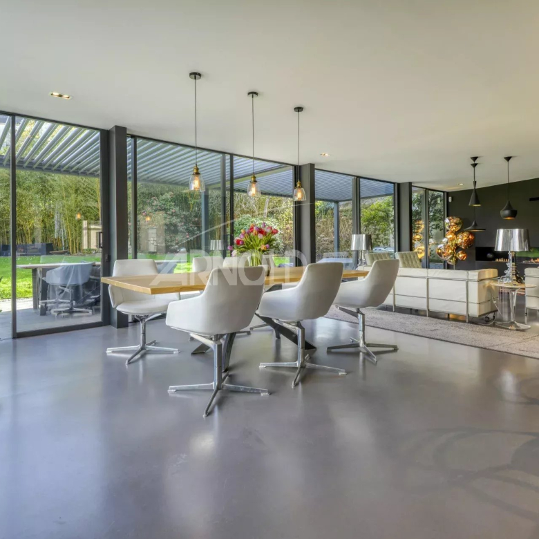 PROPRIETE EN PIERRE – GRIMAUD