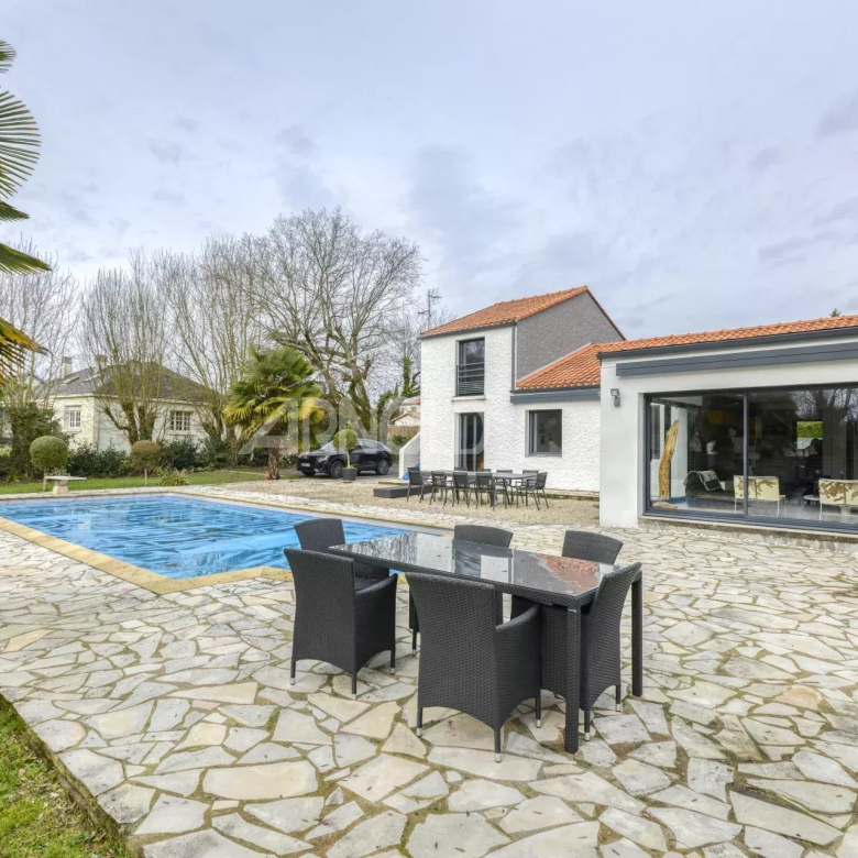 Nantes city center Private Passage – Exceptional, fully renovated private mansion