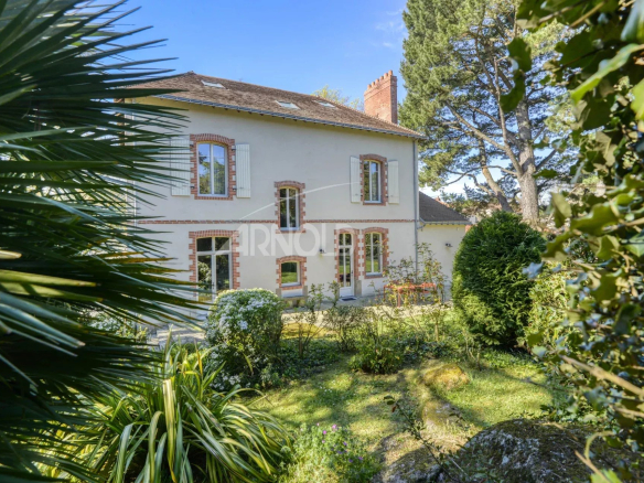 CLISSON centre – Maison bourgeoise d’exception entièrement rénovée