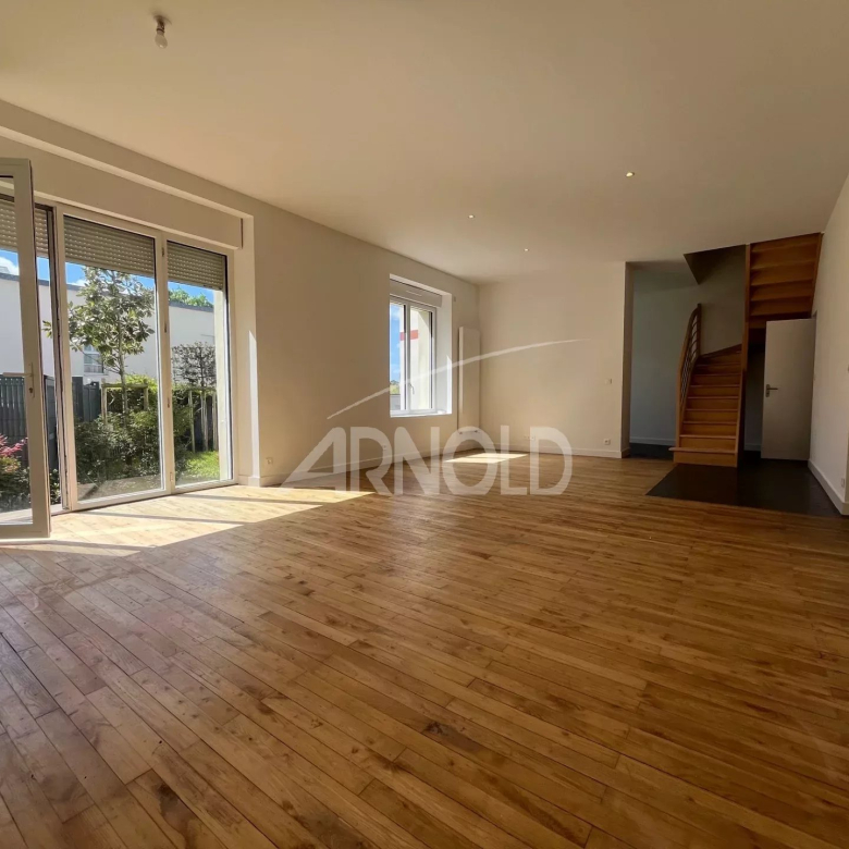 Chaumière  de  prestige  entre  golf et mer