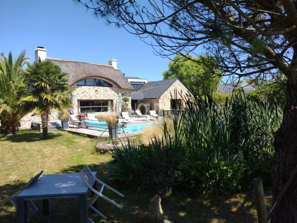 Chaumière  de  prestige  entre  golf et mer